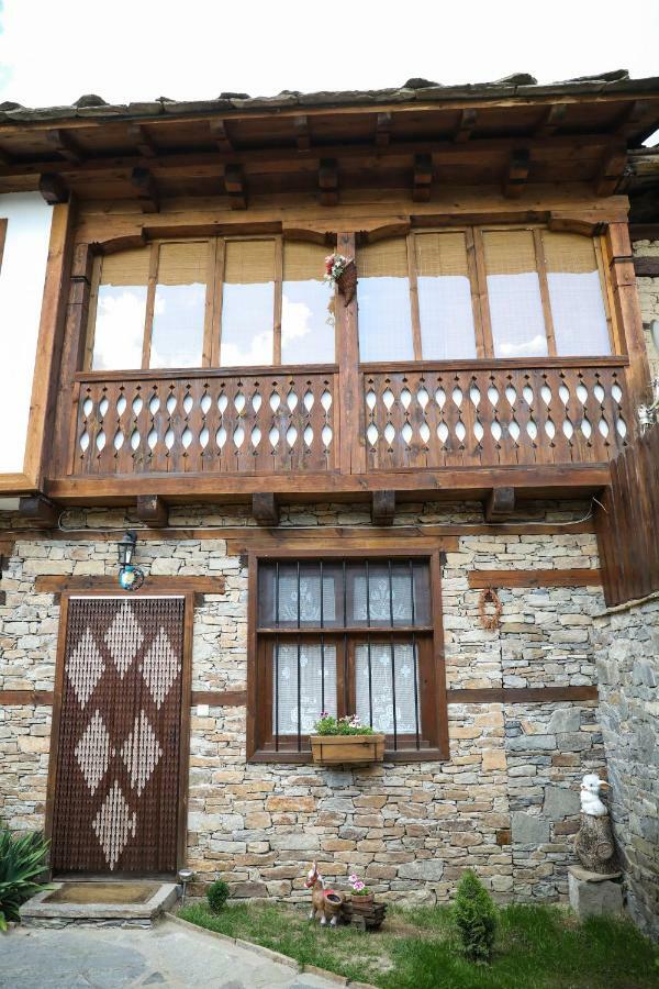 Hotel Тодорината Къща Leshten Exterior foto